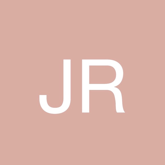 Meet your Posher, Jennifer - Picture 1 of 2